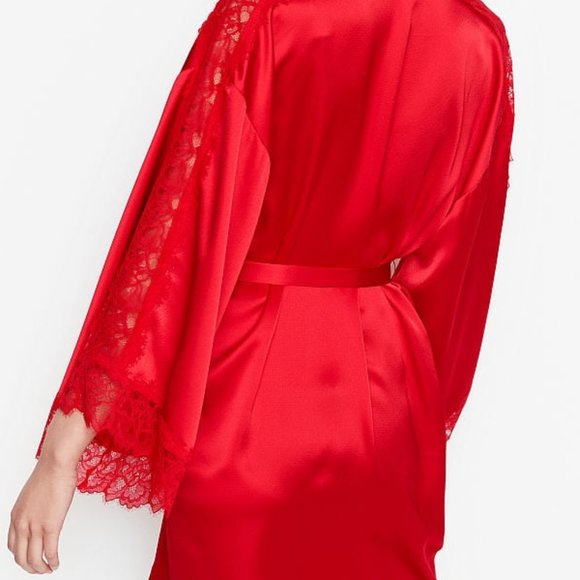 V. S. Robe NWT - Picture 9 of 9